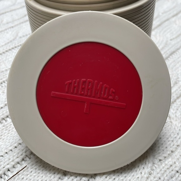 VTG Thermos tan with red accented lid. Model # 1155. Insulated jar. Threaded lid - Picture 3 of 5